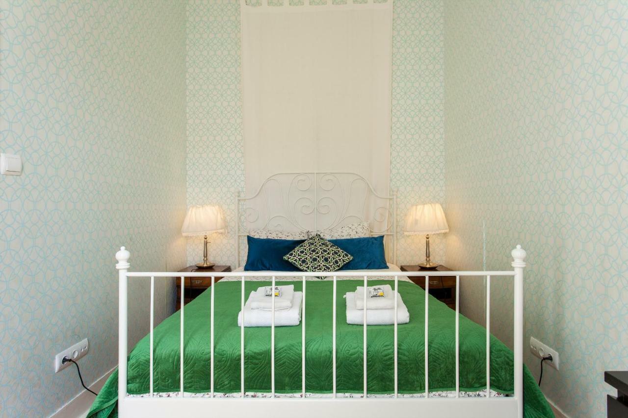 Bairro Alto 3 Bedroom Patio Flat! Lisboa Екстериор снимка